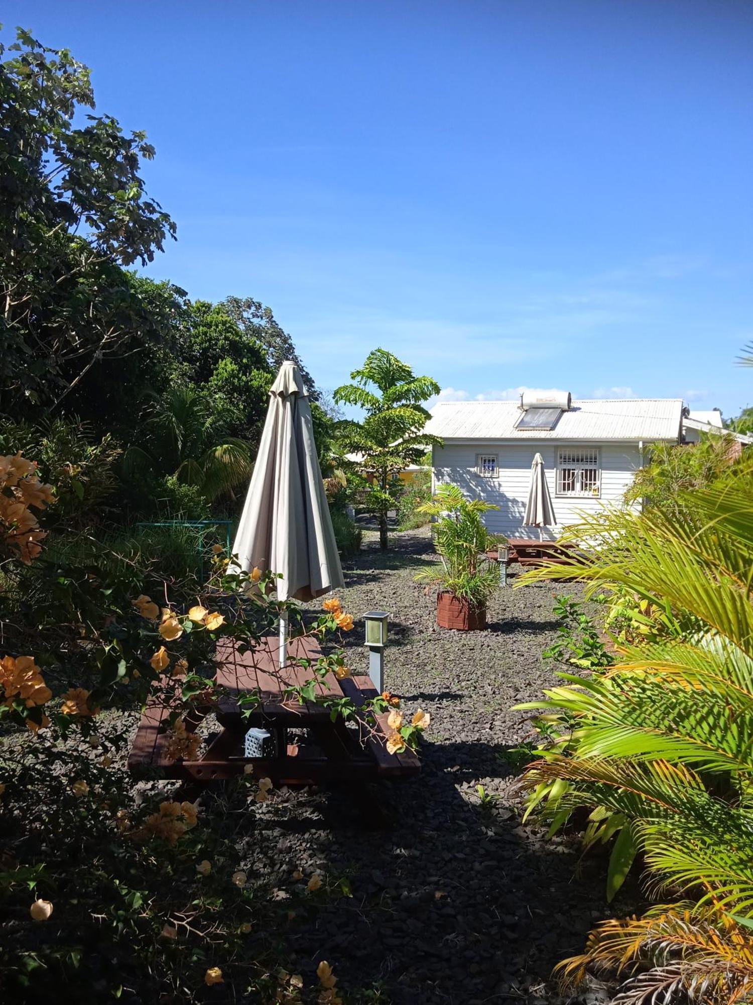Dadi'S Little Paradis Sainte-Rose Exterior photo