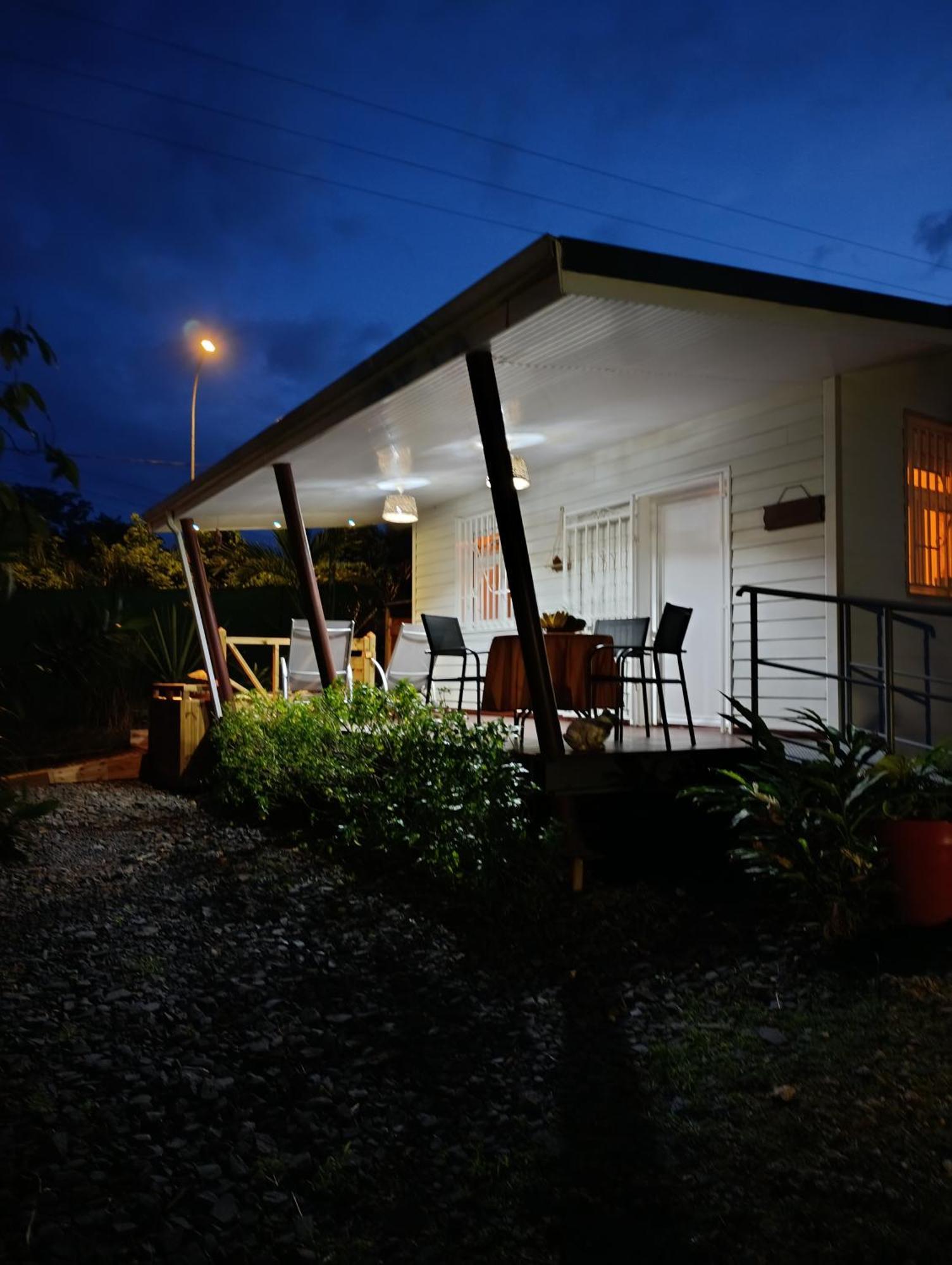 Dadi'S Little Paradis Sainte-Rose Exterior photo